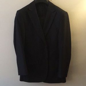 Men’s dark blue suit